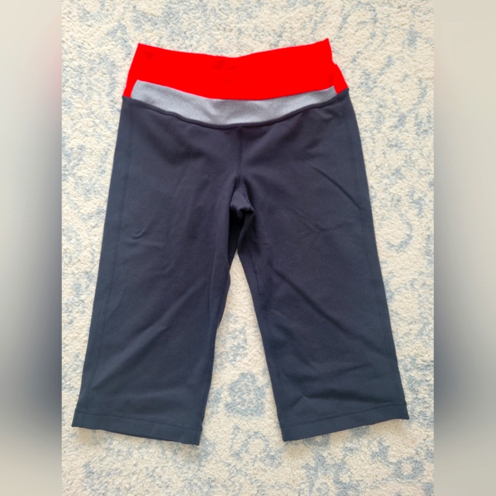Lululemon ASTRO crop pant size 6
